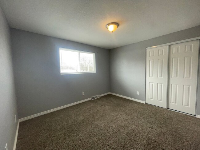 Building Photo - $0 DEPOSIT OPTION. LUXURY ARVADA RENTAL: U...