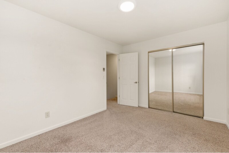 Building Photo - 3200 Azalea Dr