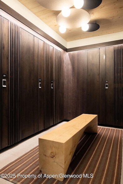 Building Photo - 180 Wood Rd