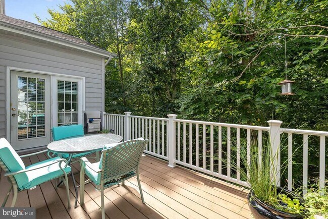 Building Photo - 9168 Stonegarden Dr