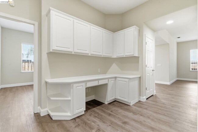 Building Photo - 1067 Somersby Way