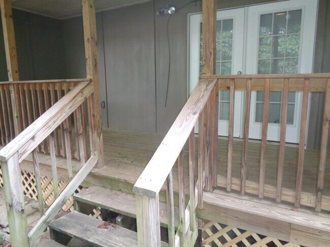 Building Photo - 3402 Lehigh Dr
