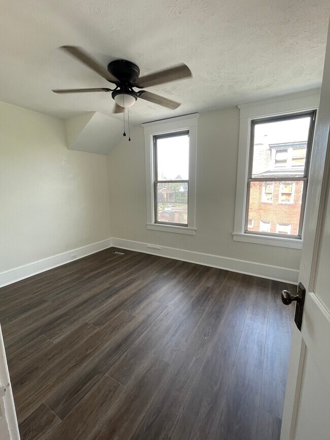 Building Photo - 201 S 4th St