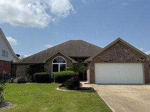 Building Photo - 107 Highland Ave