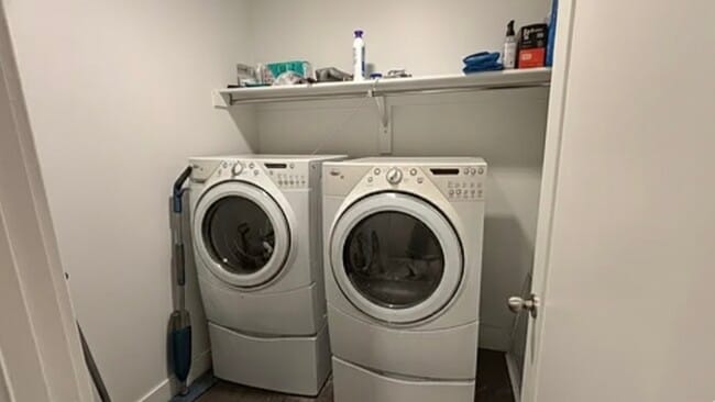 Building Photo - 7261 N Silver Spring Way