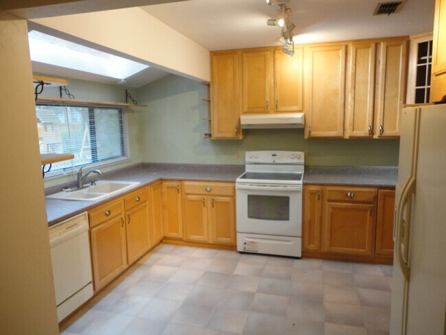 Building Photo - 7823 SW 9th Pl
