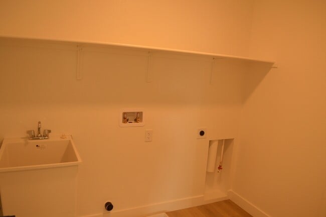 Building Photo - 477 Gold Coast Rd