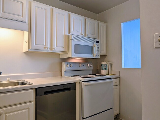 Building Photo - 211 E Ohio St