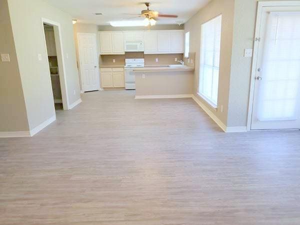 Building Photo - 516 Bluebird Ln