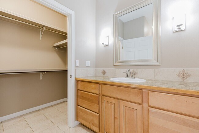 Building Photo - 4060 Wood Loop