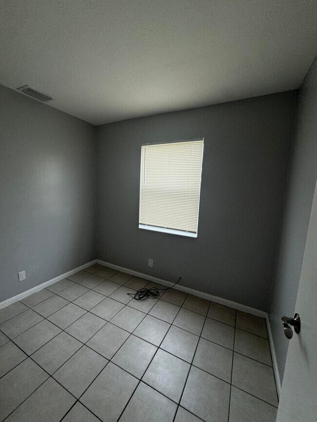Building Photo - 518 Avenue I