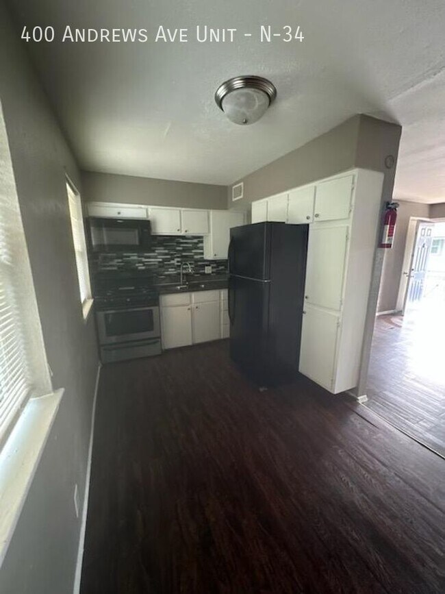 Building Photo - Ask about our move in specials