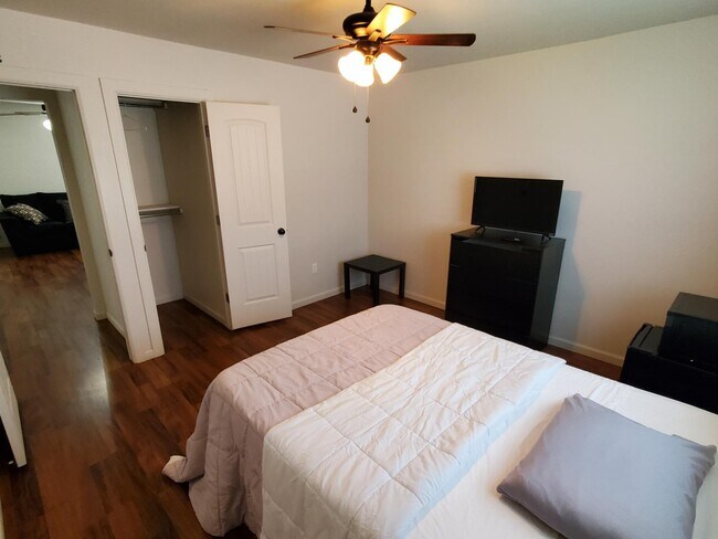 Building Photo - 37 W Thatcher St