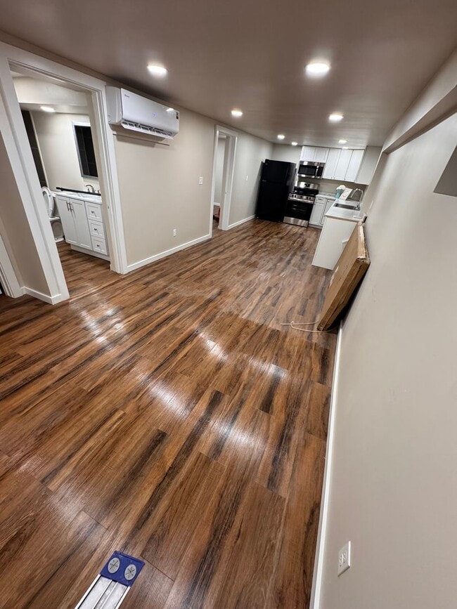 Building Photo - Newly Remodeled Duplex