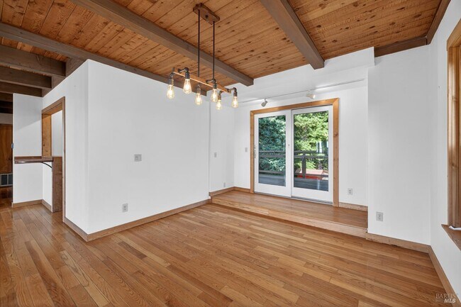 Building Photo - 2299 Sobre Vista Rd