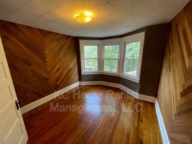 Building Photo - 3554 Genessee St