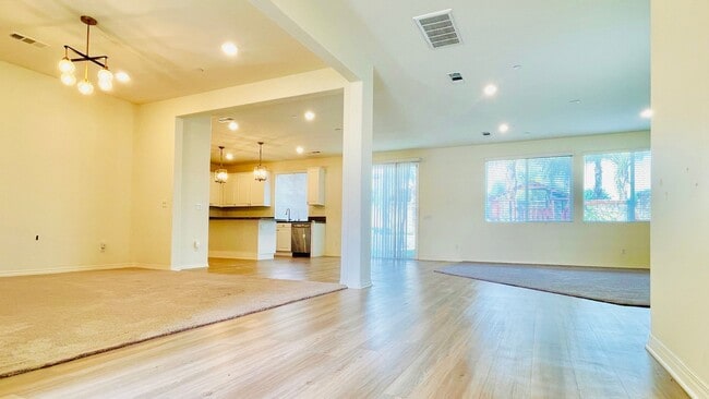 Building Photo - BEAUTIFUL 5BD/3BA-2 Story Home available for rent in Jurupa Valley!