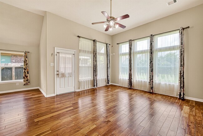 Building Photo - 2410 Horned Owl Dr