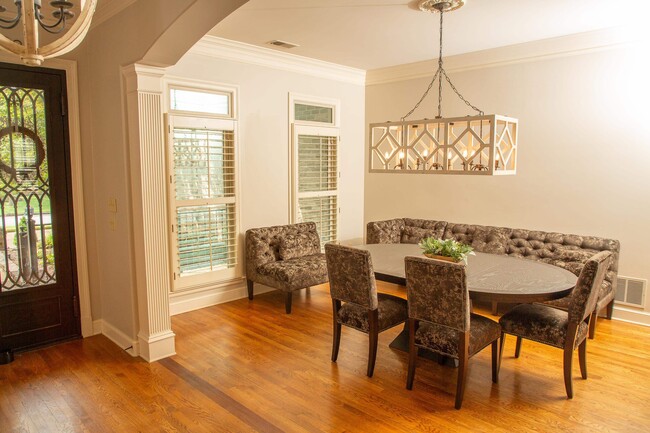 Building Photo - 10060 Avent Ridge Cove
