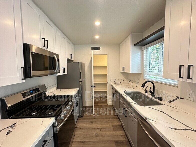 Building Photo - 74621 Shadow Hills Rd