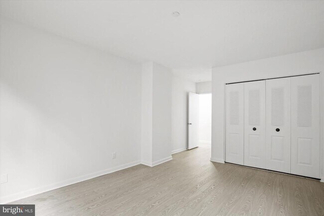Building Photo - 3709 S George Mason Dr