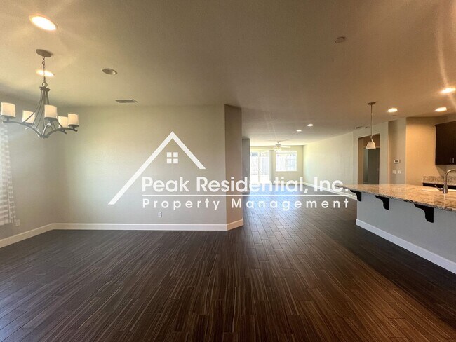 Building Photo - Spacious 4bd/3ba Elk Grove Home!