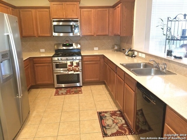 Building Photo - 3 Bedroom in The Point @ Bulverde Village