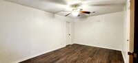 Building Photo - 135 Basswood St