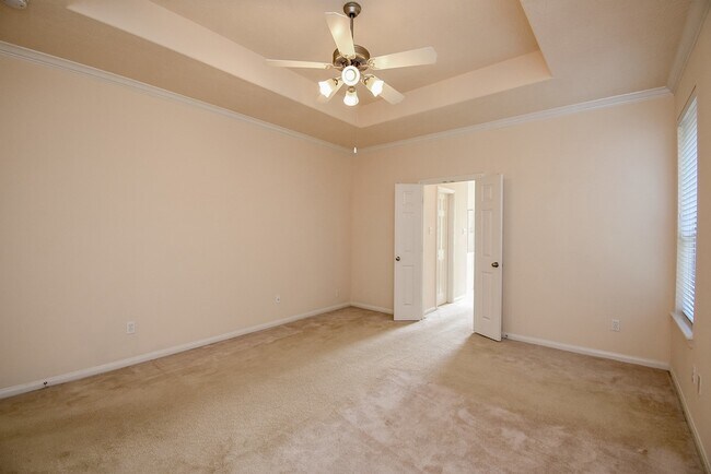 Building Photo - 10727 Gilford Crest Dr