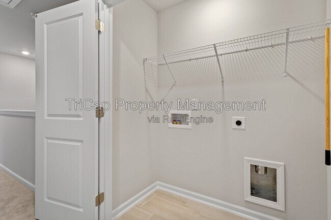 Building Photo - 1713 Chirping Trl