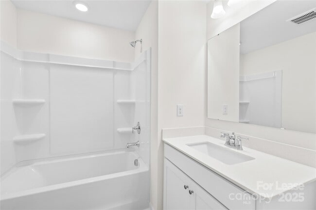 Building Photo - 2778 Yeager Dr NW