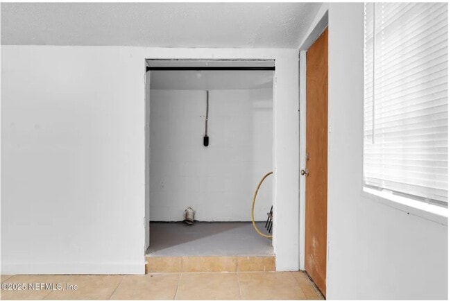 Building Photo - 9155 Sibbald Rd