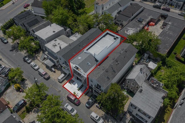 Building Photo - 85 Myrtle Ave