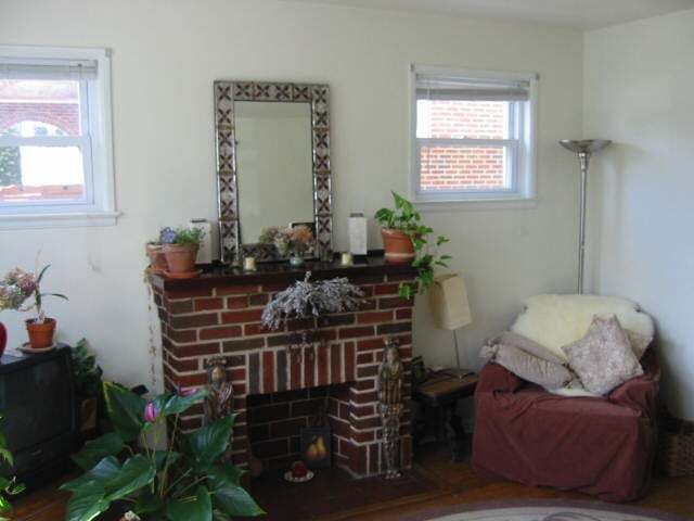 Building Photo - 631 Plymouth Rd