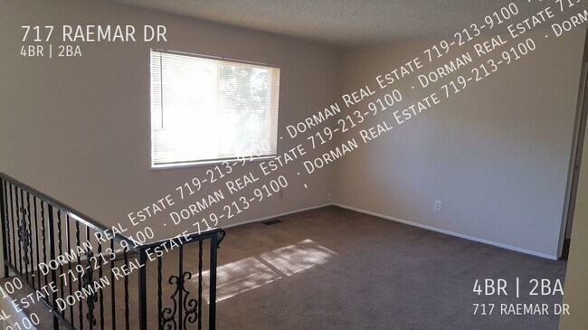 Building Photo - 717 Raemar Dr