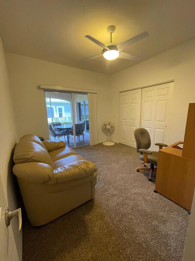 Building Photo - 1833 Pelican Dr