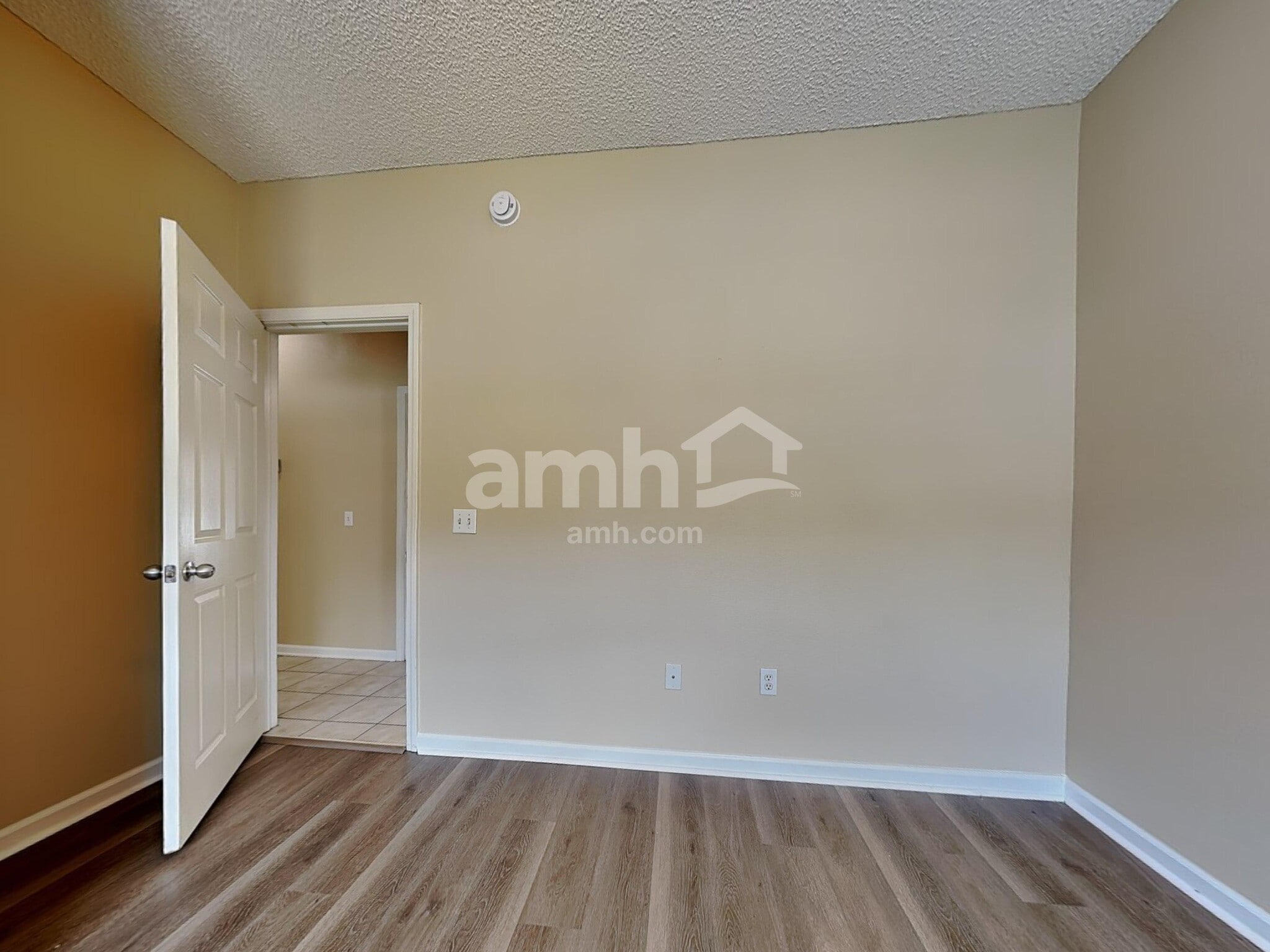 Building Photo - 521 Amsonia Cir