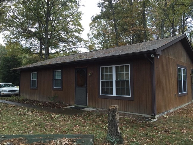 Building Photo - 37 Bayou Dr