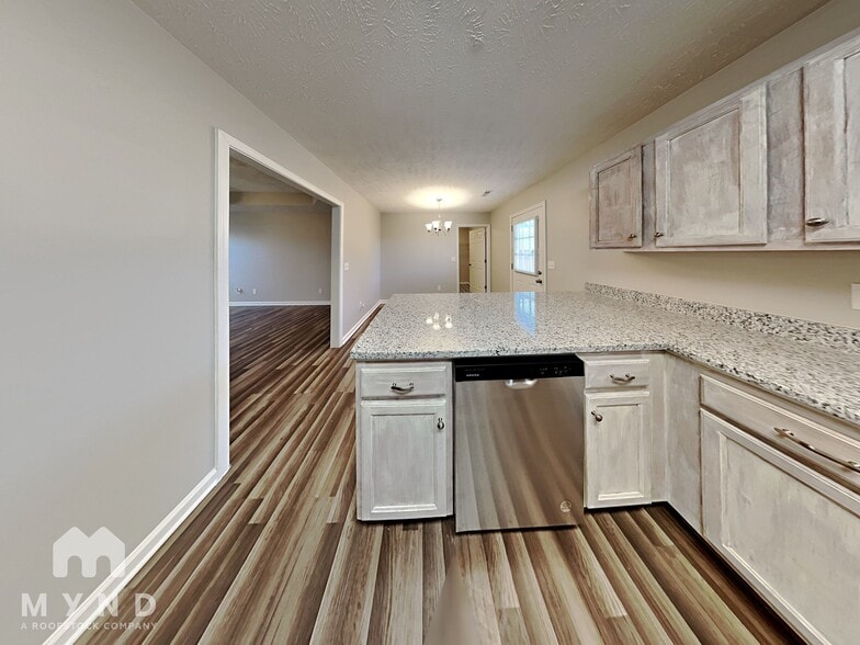 Building Photo - 2401 Pinyon St