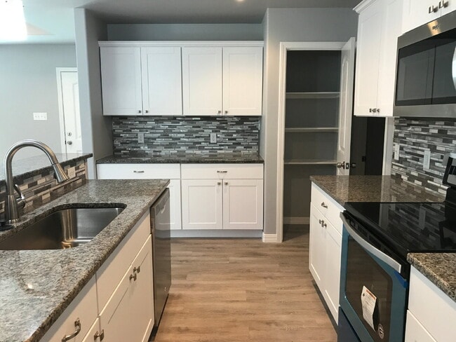 Building Photo - Wonderful 3 Bed 2 Bath in Willow Bend!