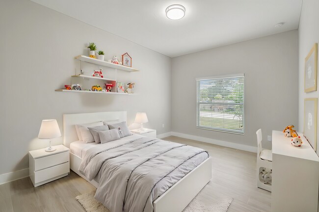 Building Photo - 1388 NW Charlie Green Dr