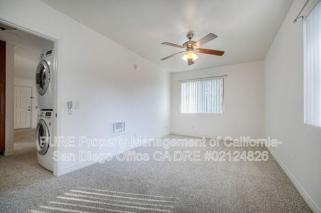 Building Photo - 9909 Azuaga St