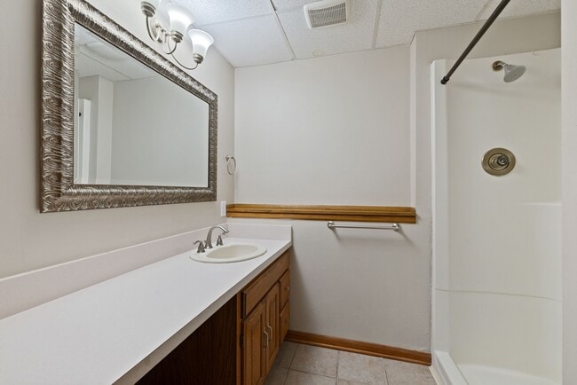 Building Photo - 1711 Slater Ln