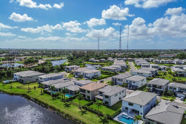 Building Photo - 8283 Royal County Down Rd