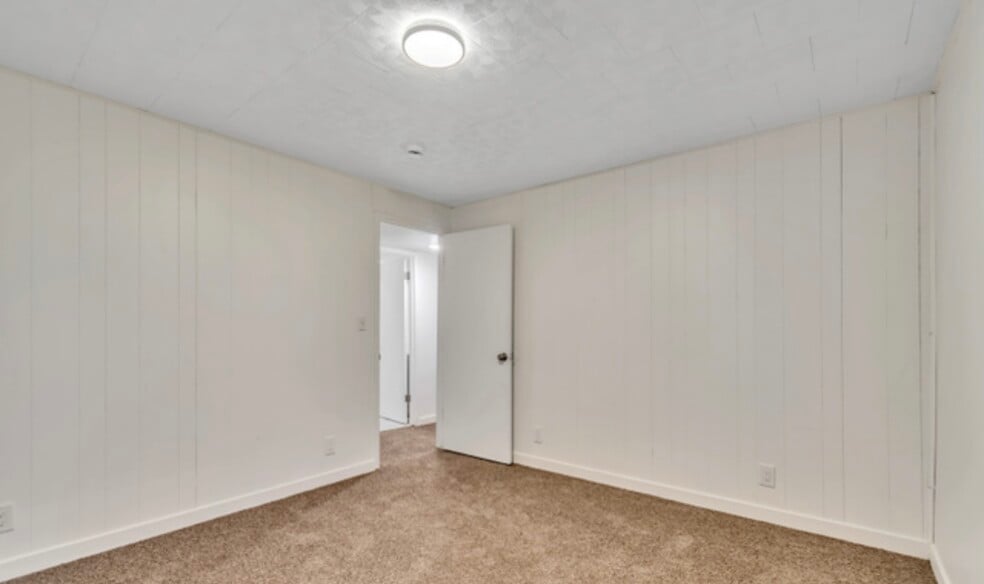 Building Photo - 5365 W 5200 S