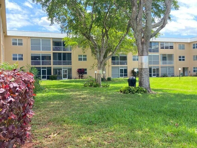 Building Photo - 9818 Marina Blvd