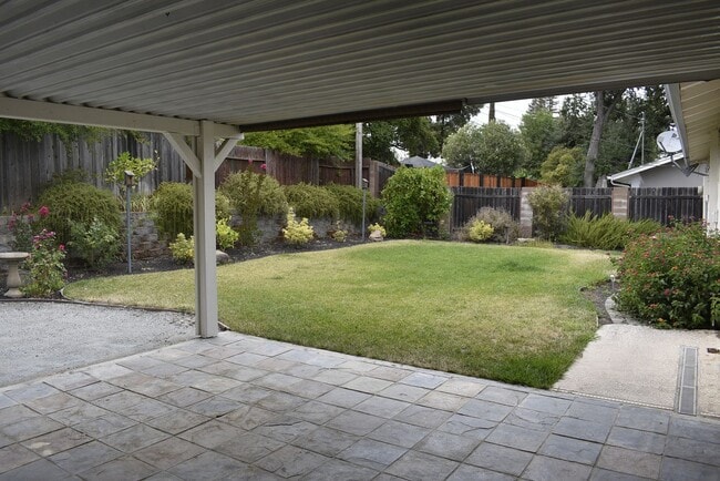 Building Photo - 2012 Polley Dr