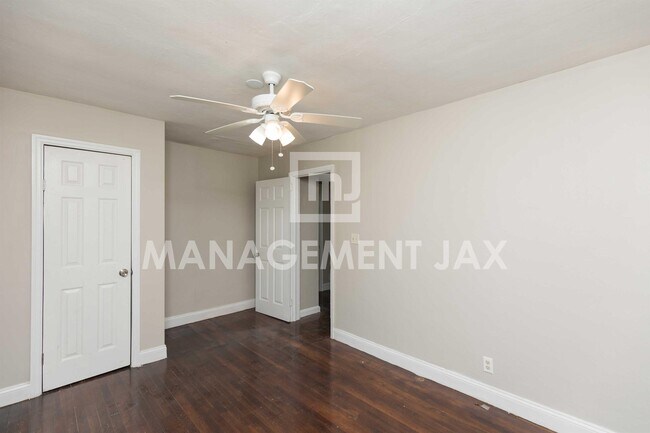 Building Photo - 1458 Royal Ct Ln