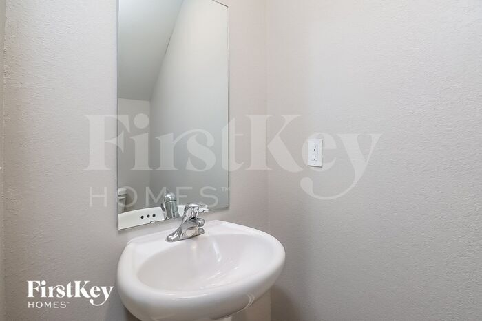 Building Photo - 712 Hawley St