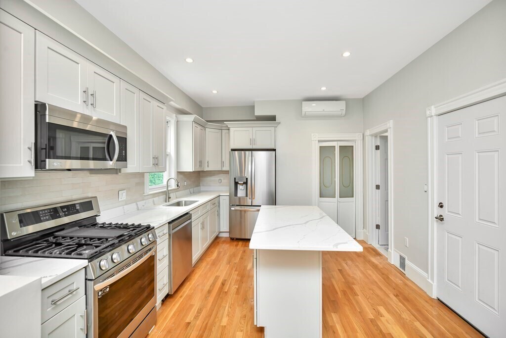 Building Photo - 20 Thornley St